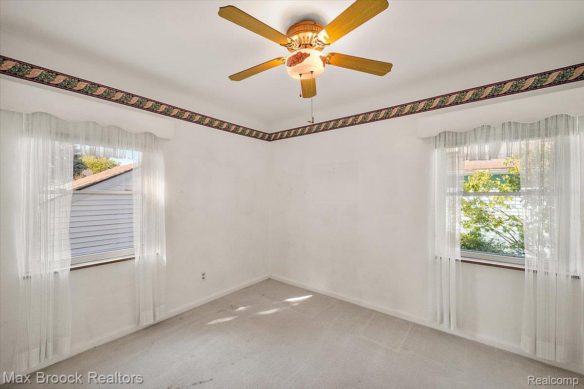 22665 Madison Street Property Photo 16