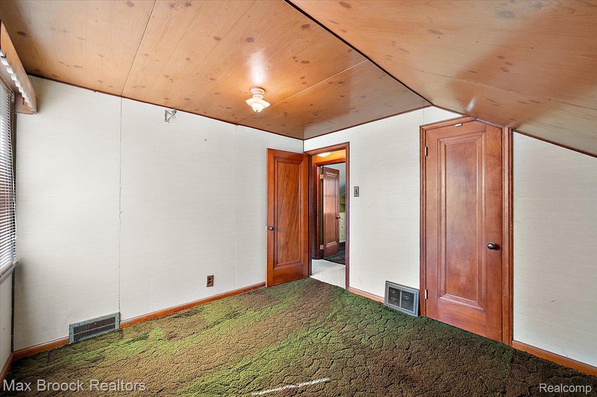 22665 Madison Street Property Photo 21