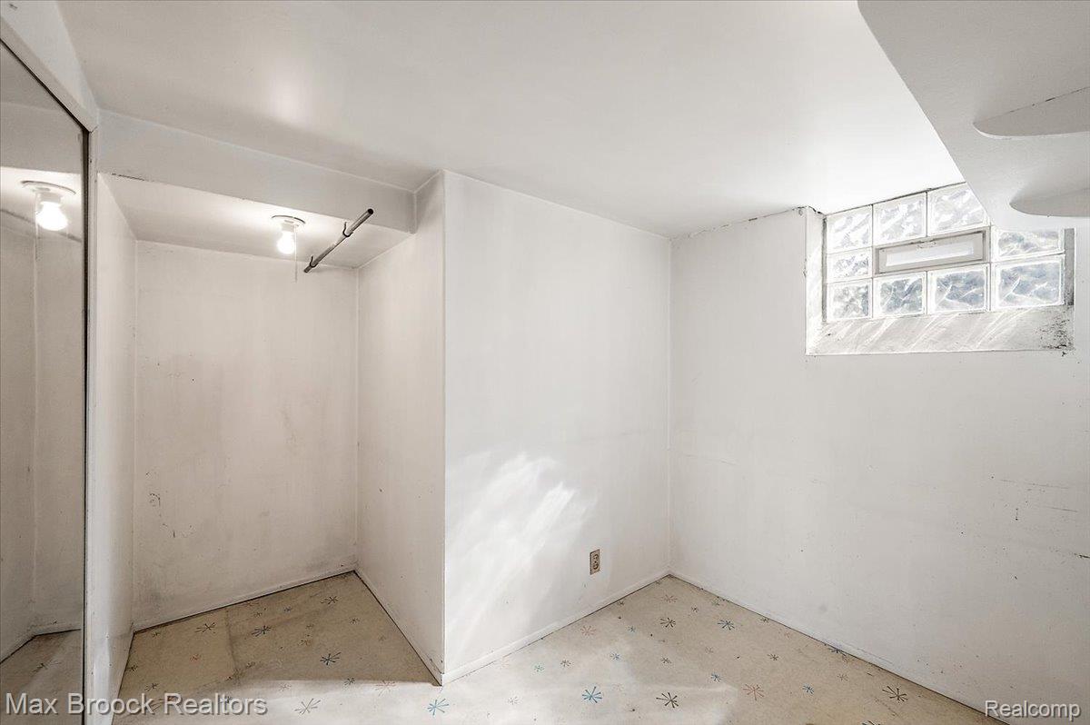 22665 Madison Street Property Photo 34