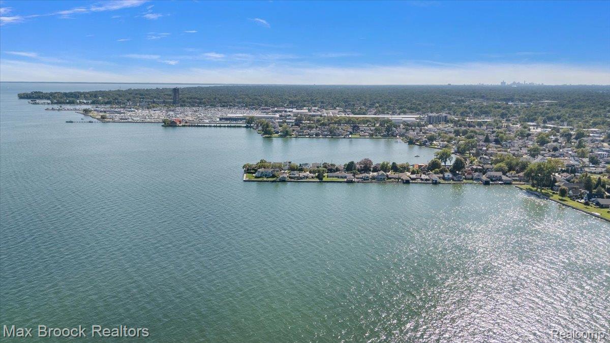 22665 Madison Street Property Photo 48