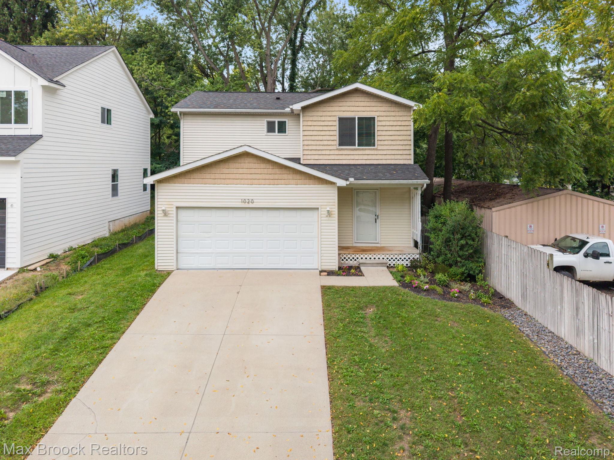 1020 Oregon Boulevard Property Photo 1