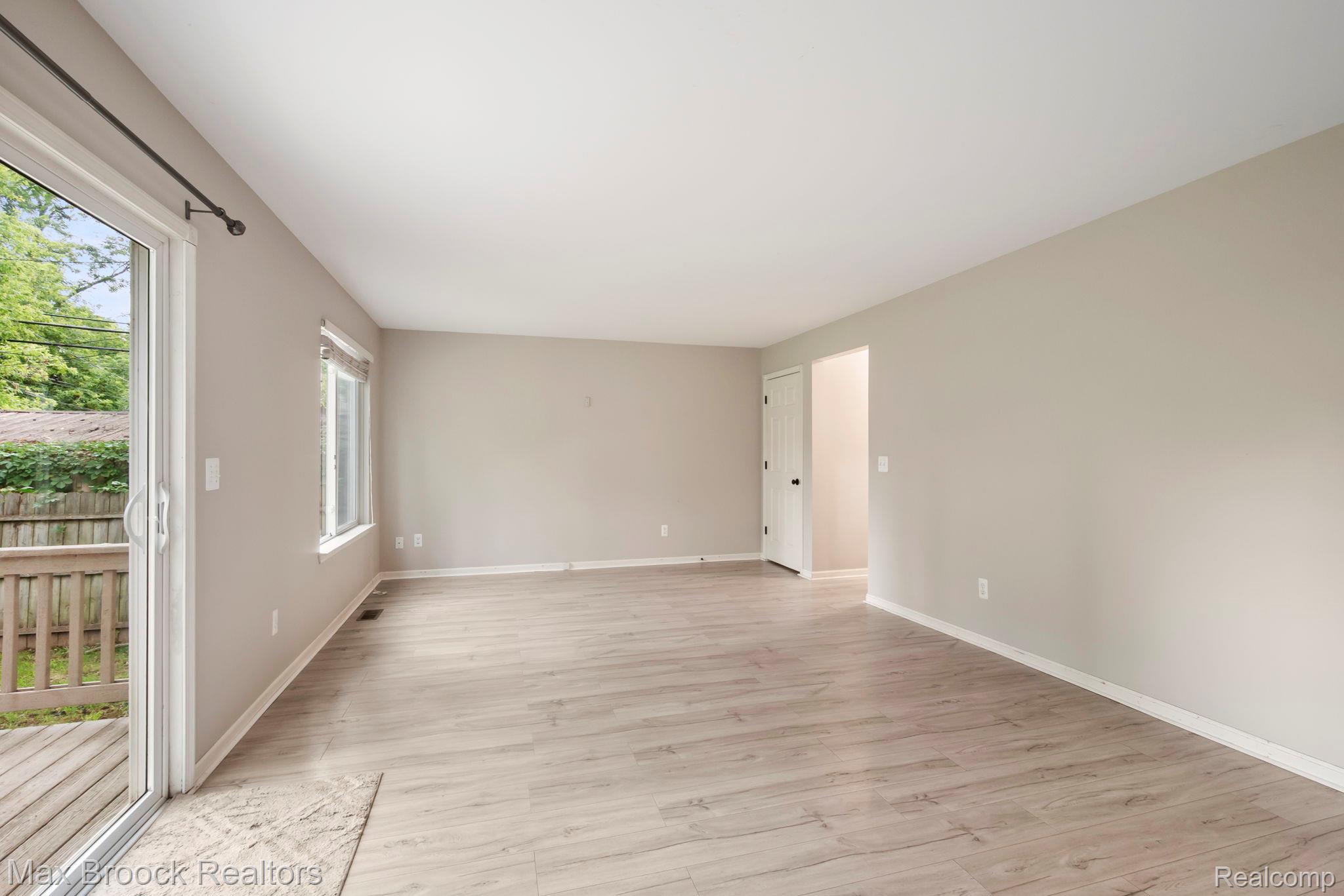 1020 Oregon Boulevard Property Photo 7