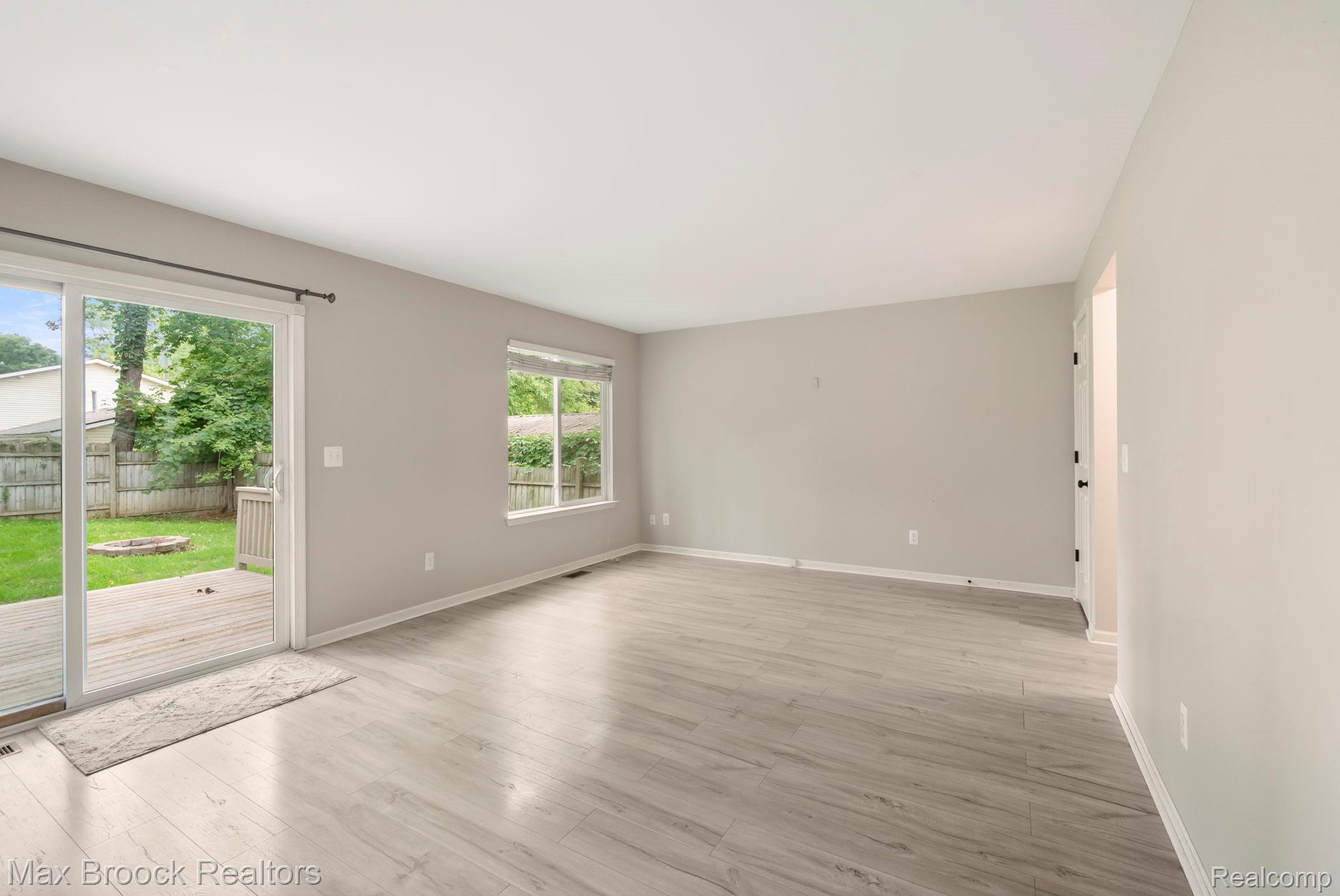 1020 Oregon Boulevard Property Photo 8