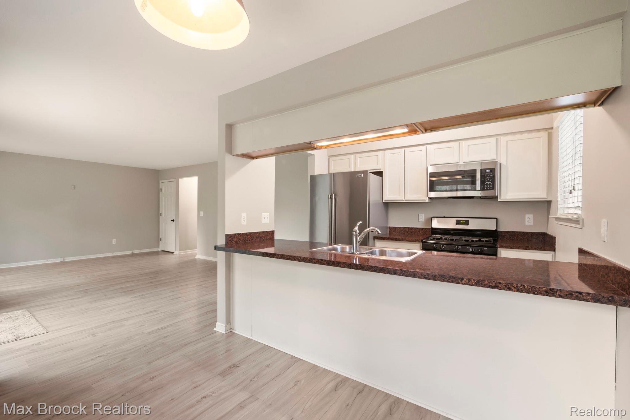 1020 Oregon Boulevard Property Photo 10