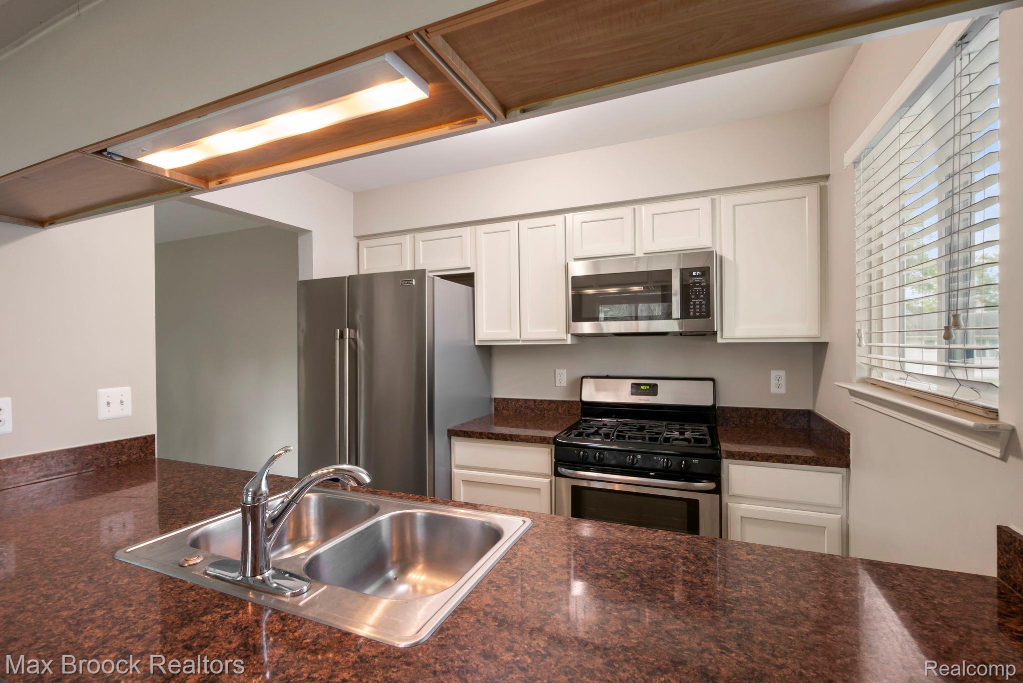 1020 Oregon Boulevard Property Photo 11