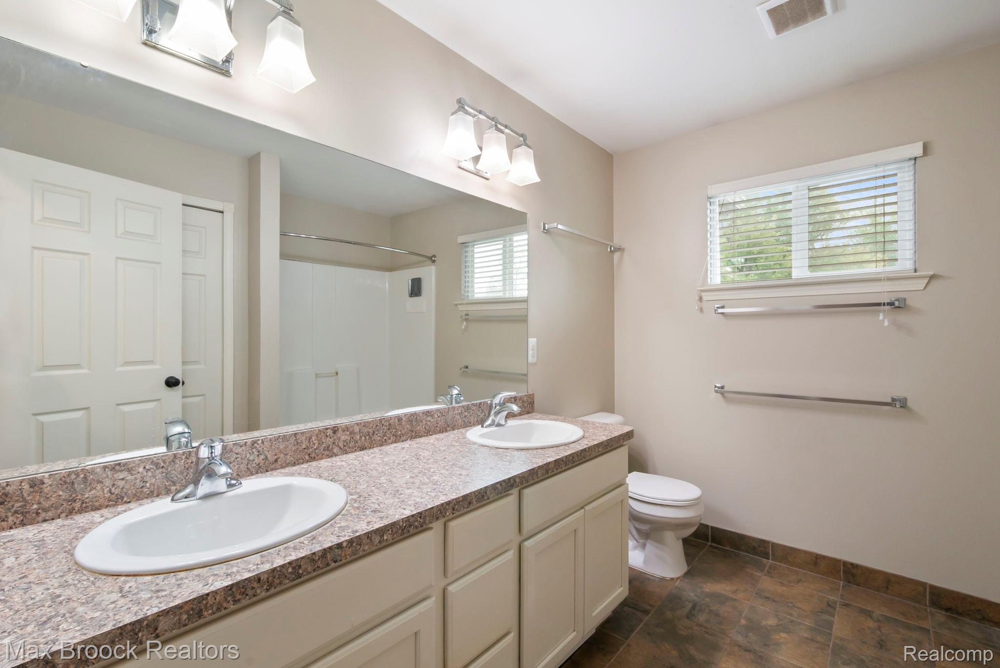 1020 Oregon Boulevard Property Photo 16