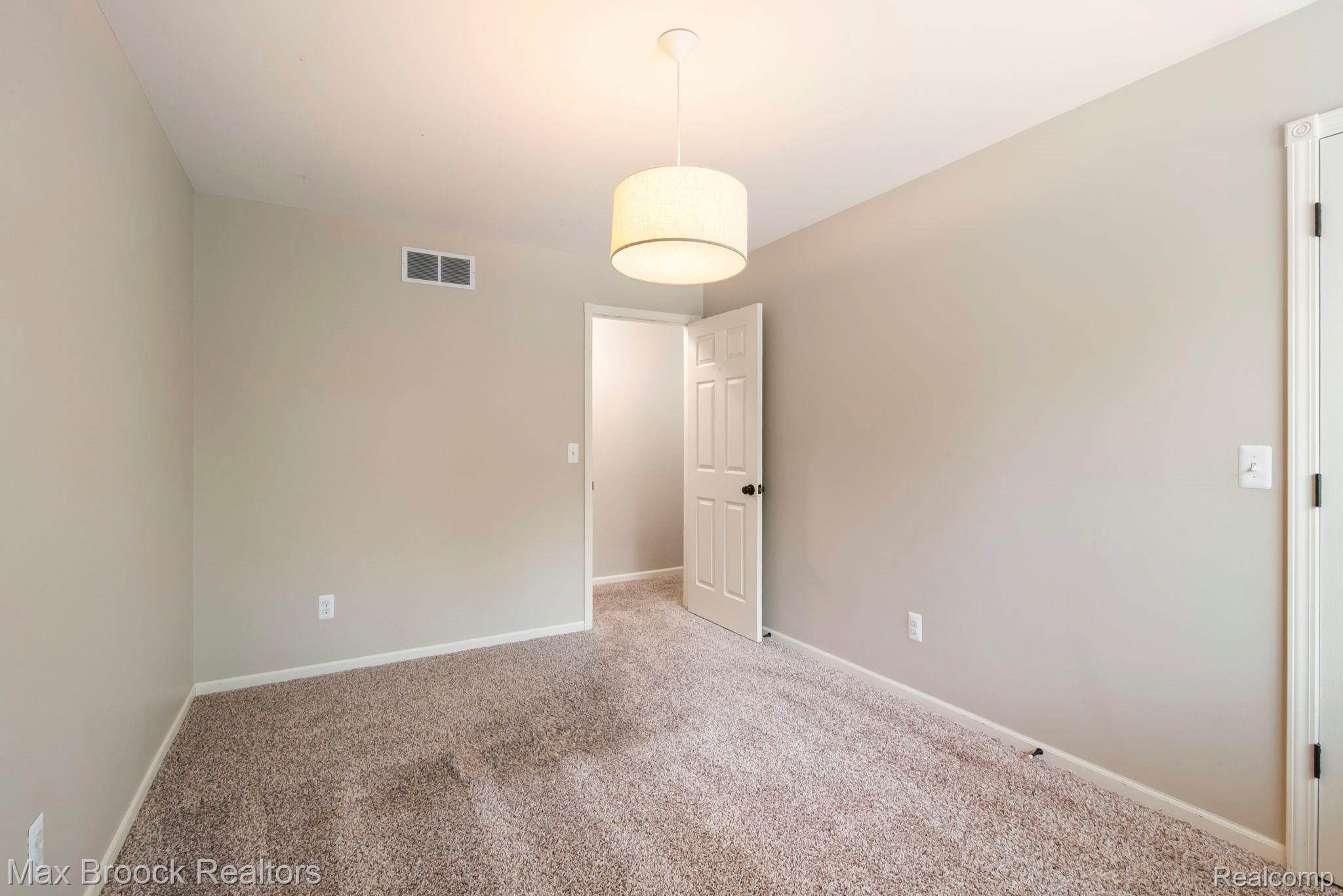 1020 Oregon Boulevard Property Photo 19
