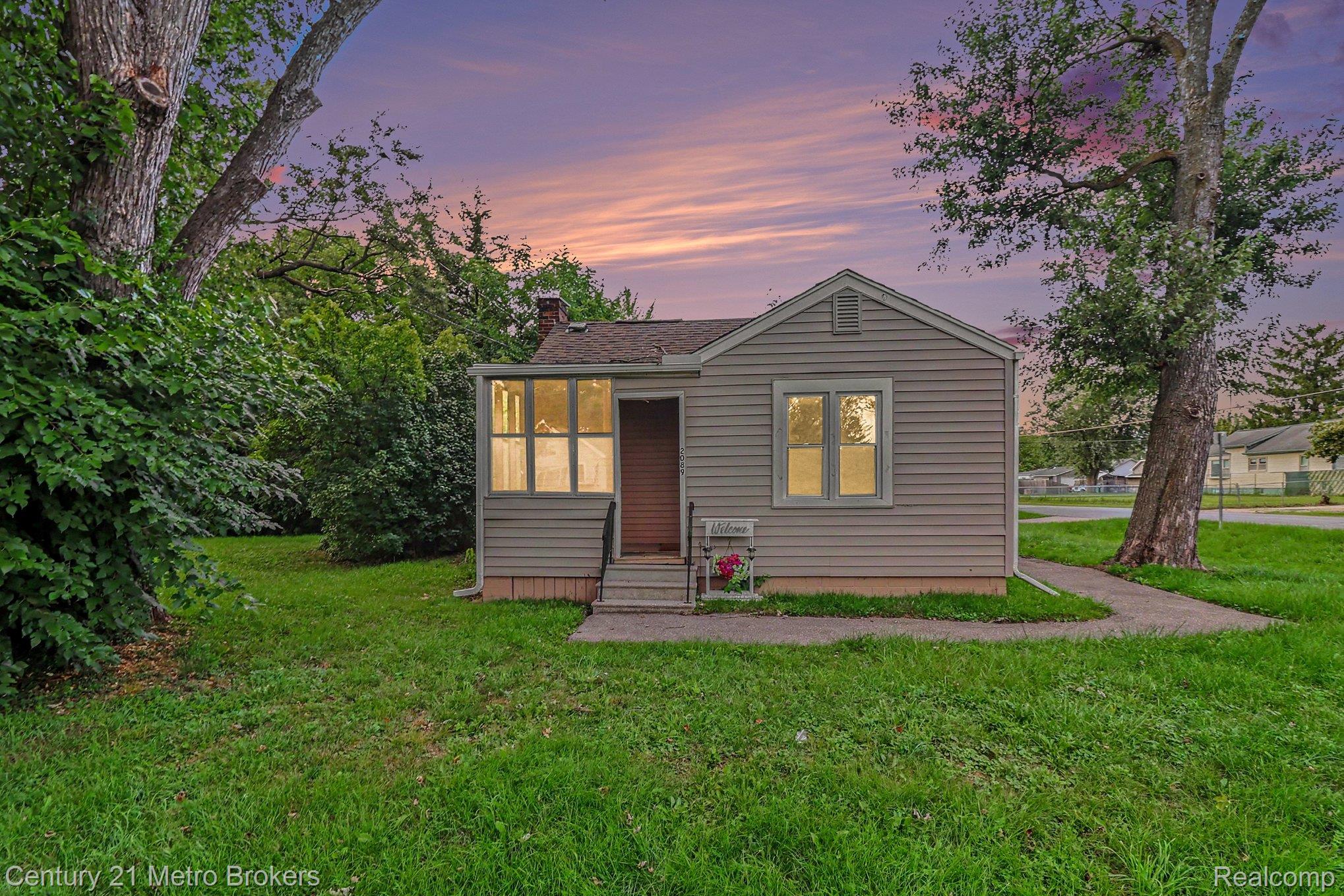 2089 Brady Avenue Property Photo 1