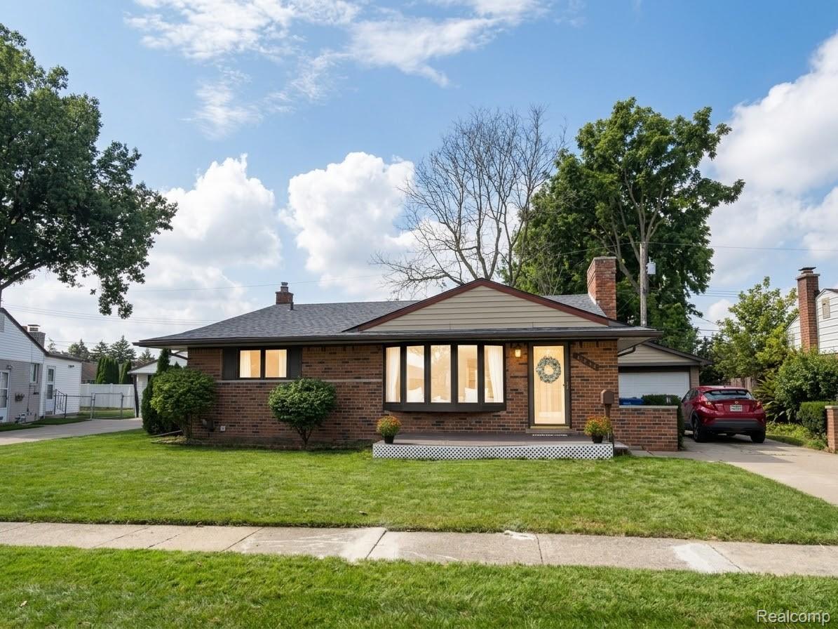 31687 Norrid Circle Property Photo 2