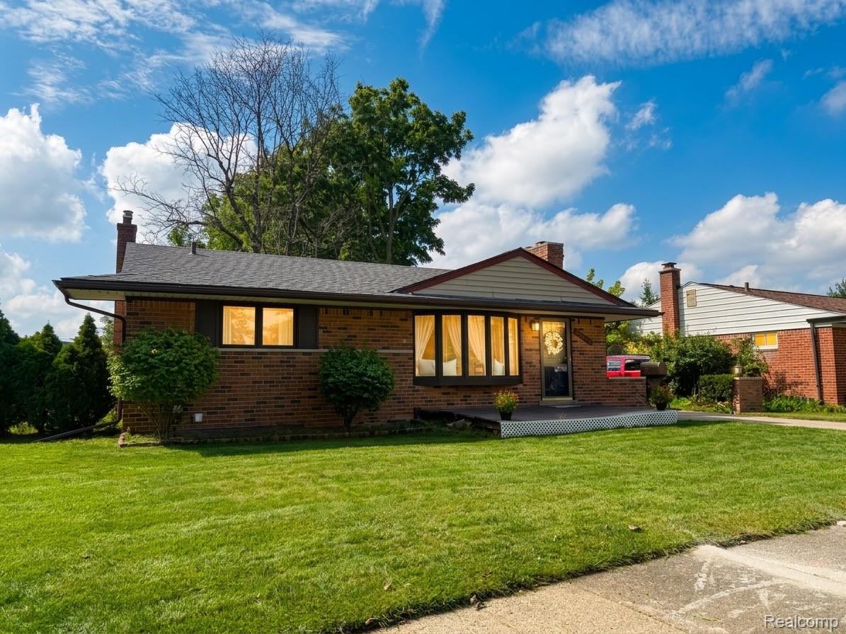 31687 Norrid Circle Property Photo 3