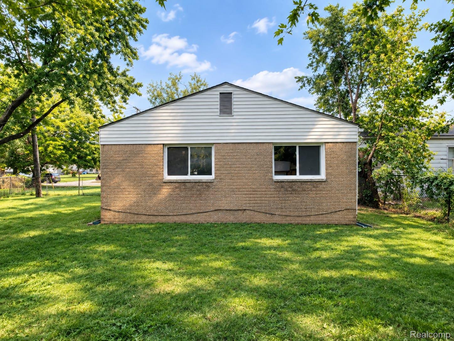 6793 Prospect Avenue Property Photo 17