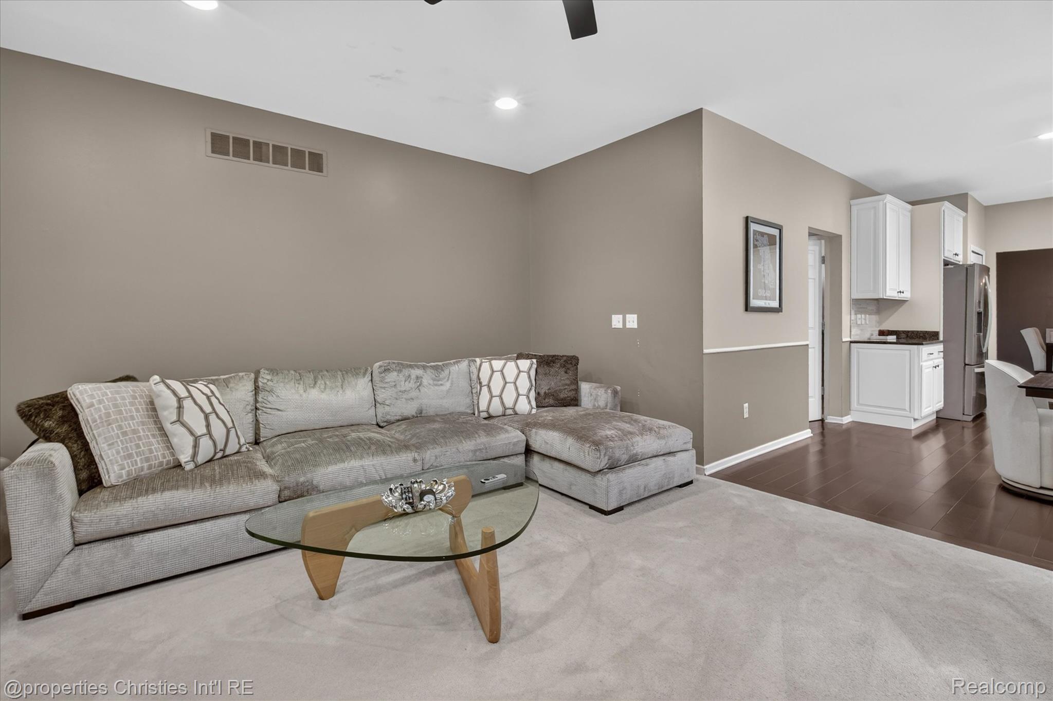 18032 Cascade Drive Property Photo 15