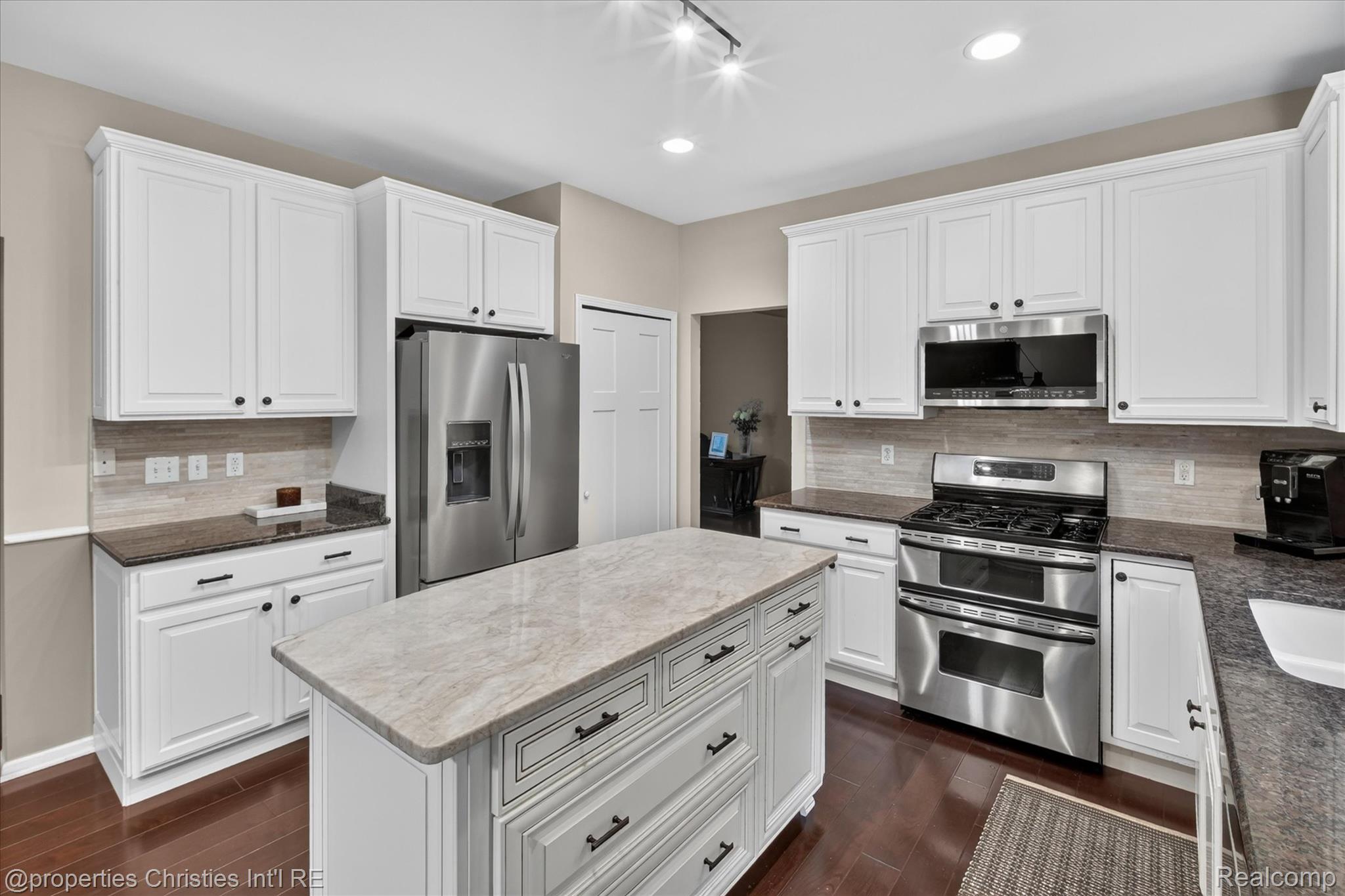 18032 Cascade Drive Property Photo 16