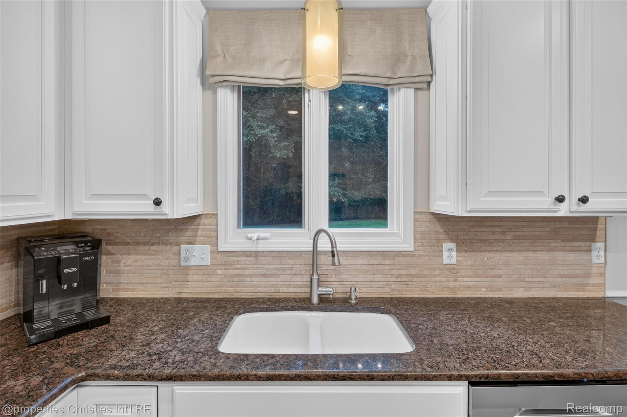 18032 Cascade Drive Property Photo 20