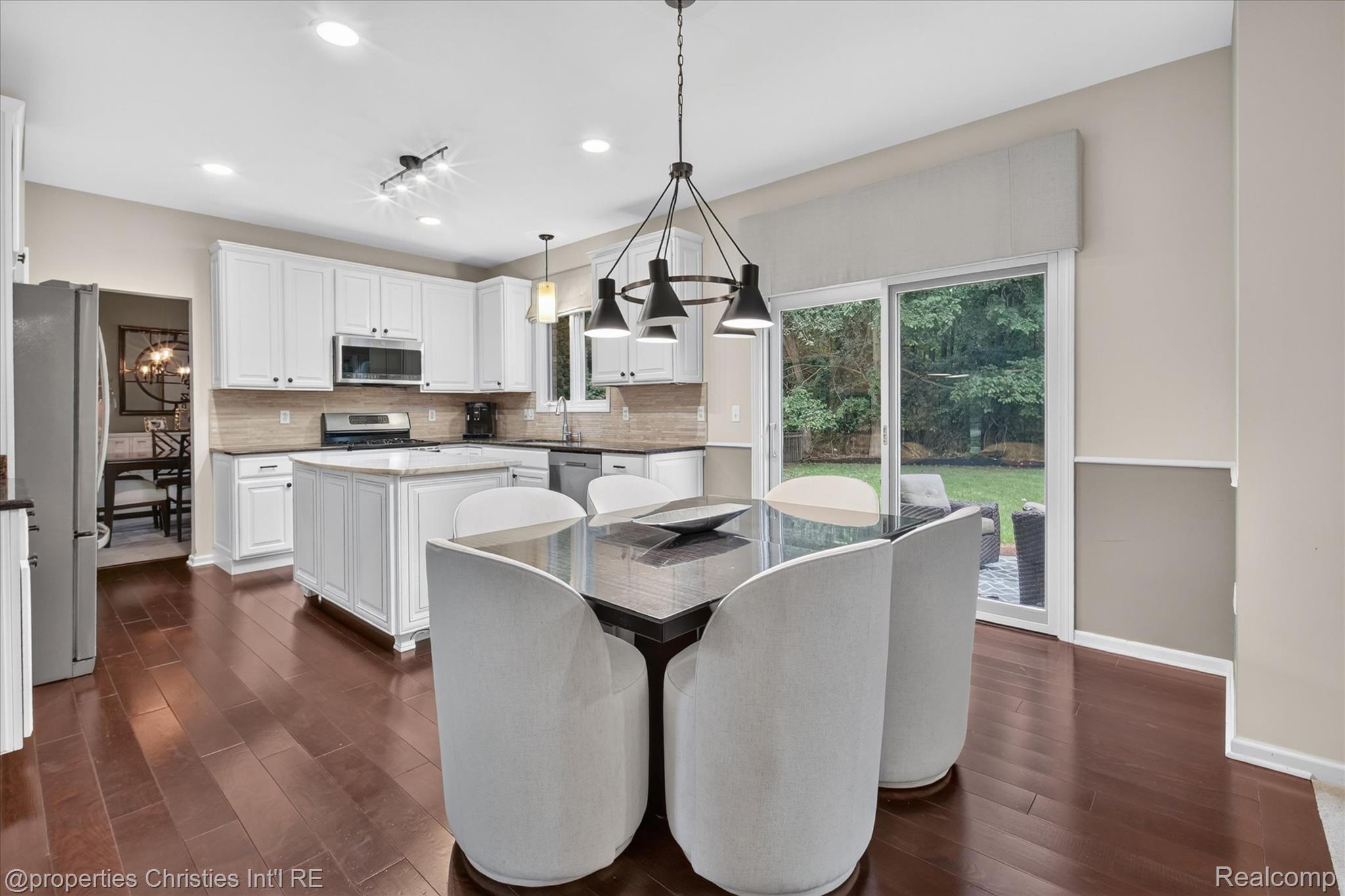18032 Cascade Drive Property Photo 22