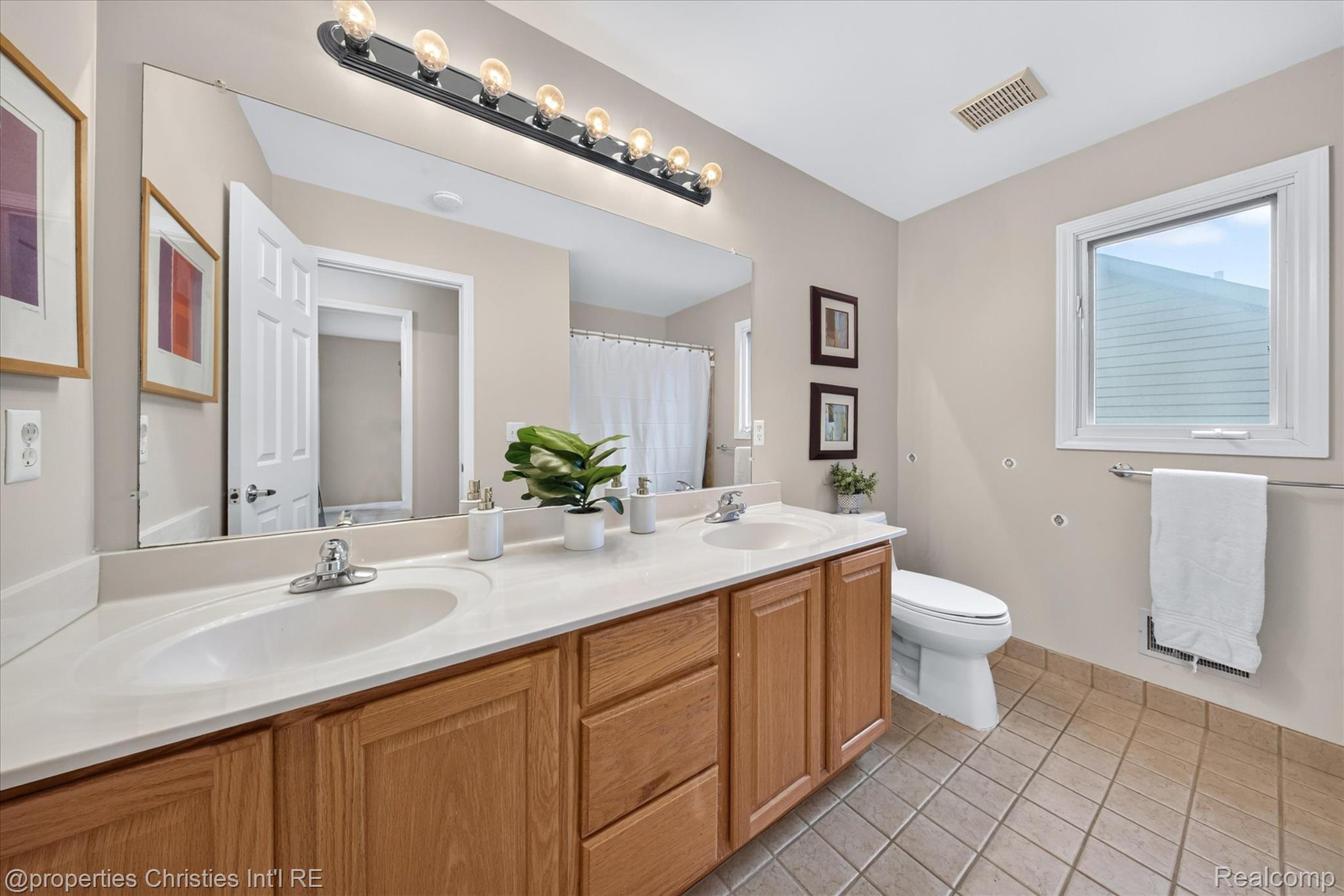 18032 Cascade Drive Property Photo 43