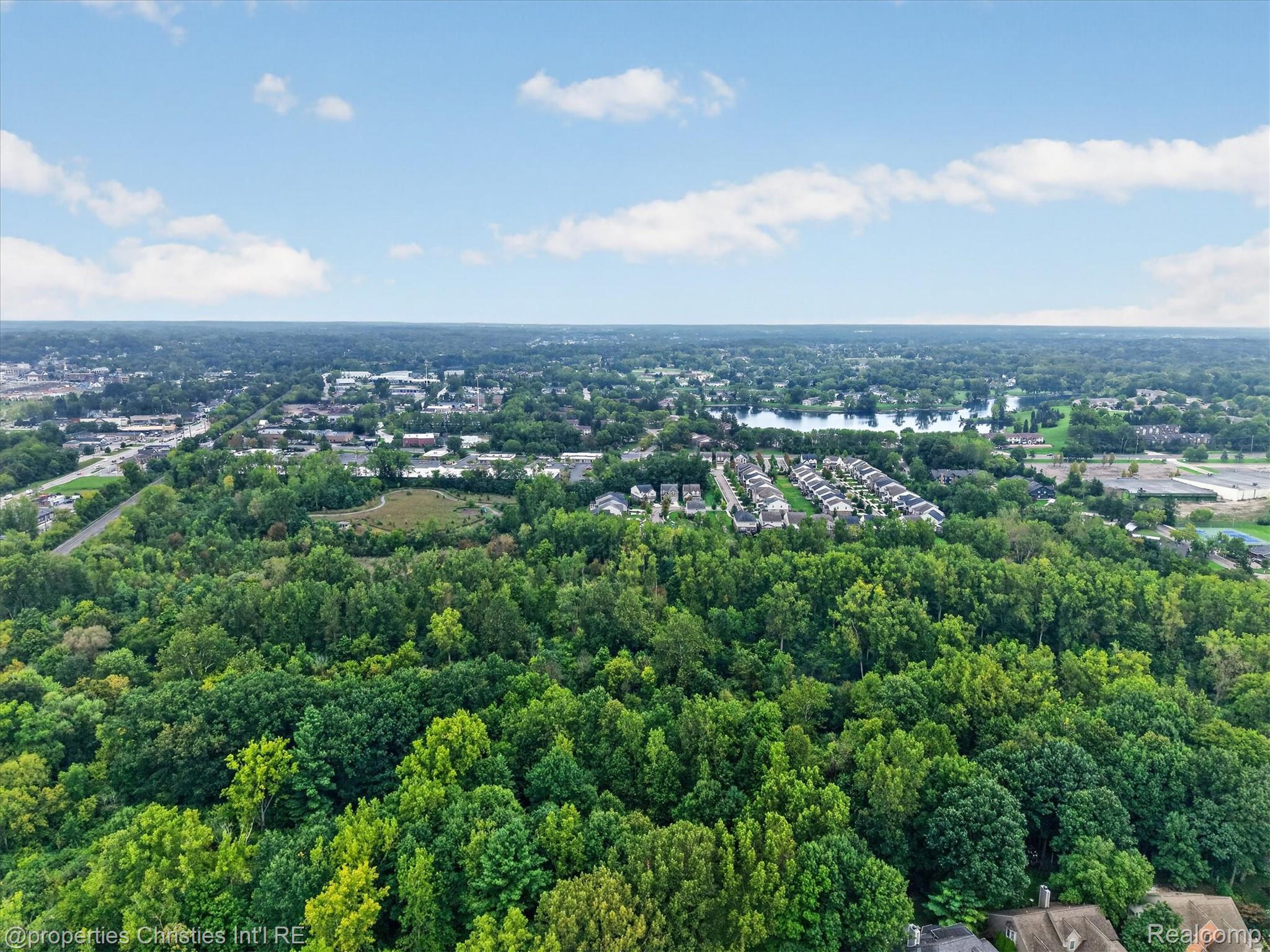 18032 Cascade Drive Property Photo 77
