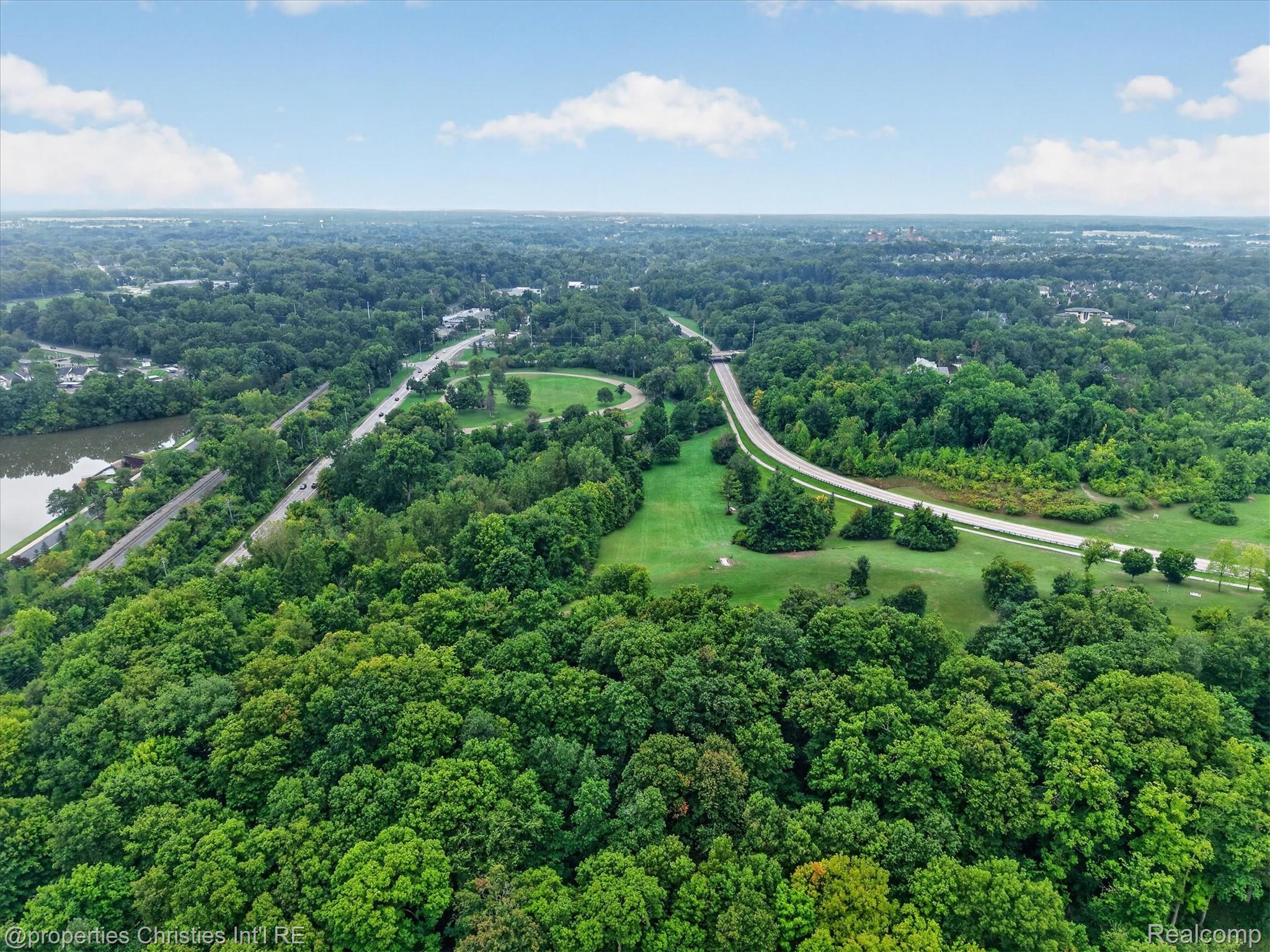 18032 Cascade Drive Property Photo 82