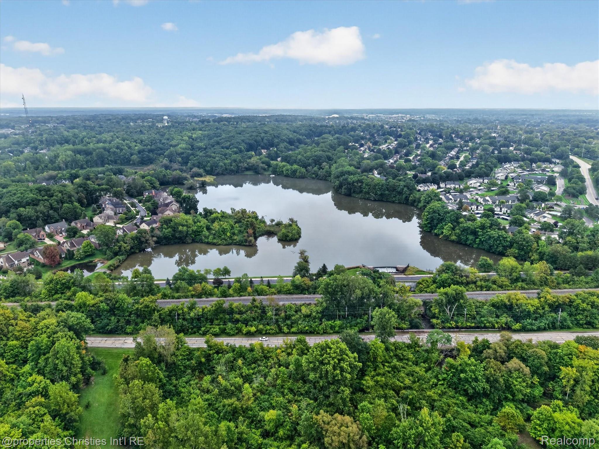 18032 Cascade Drive Property Photo 85