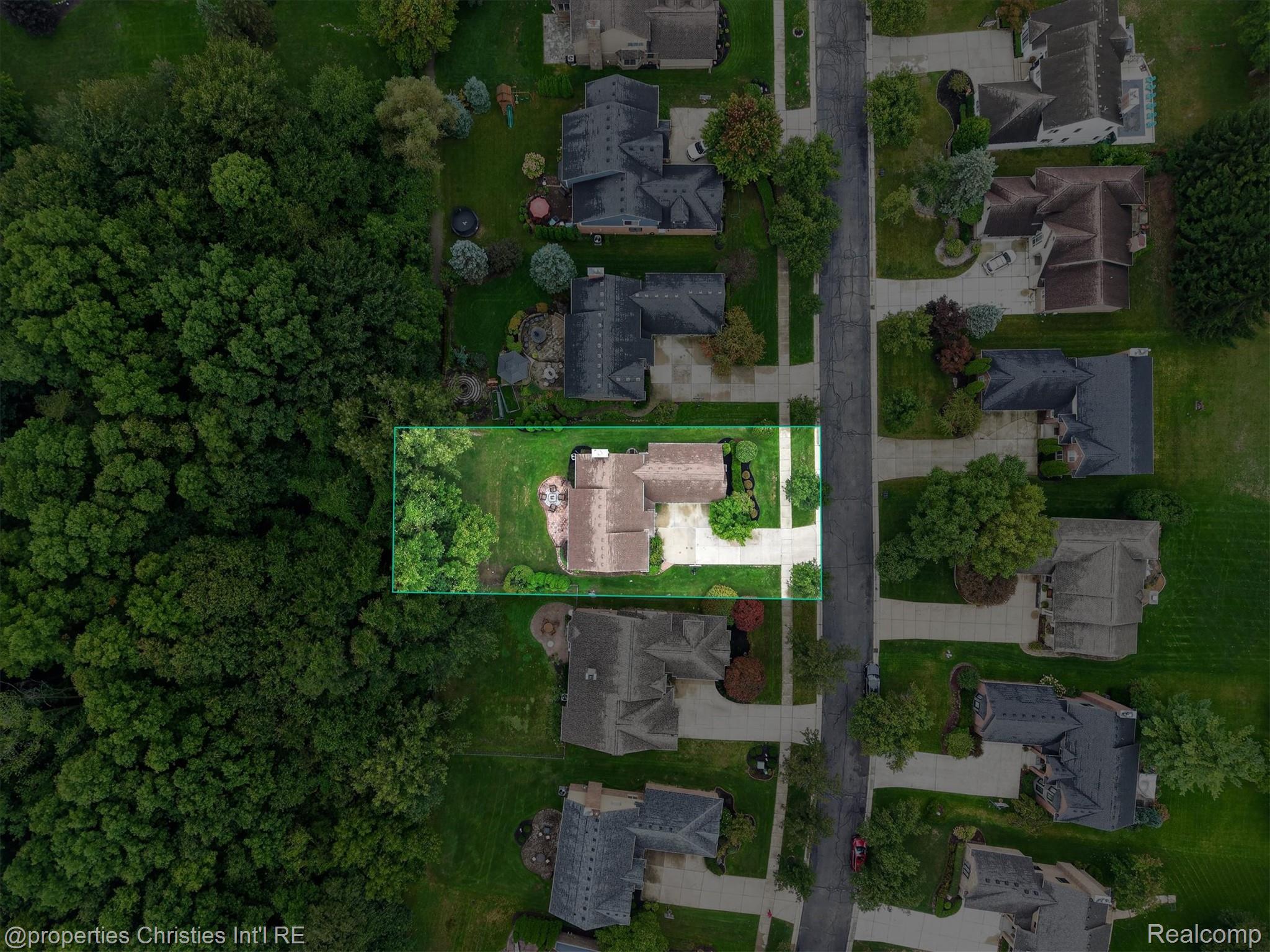 18032 Cascade Drive Property Photo 92