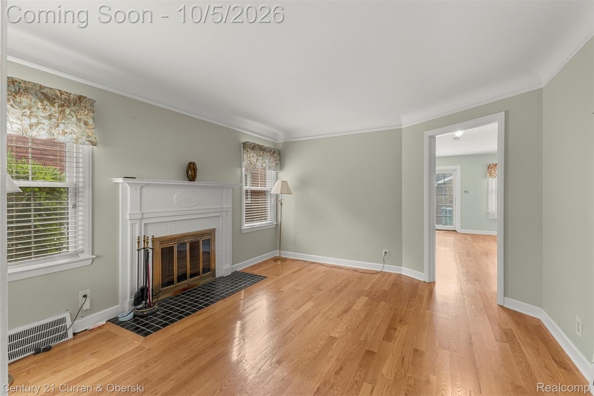 23145 Murray Street Property Photo 4