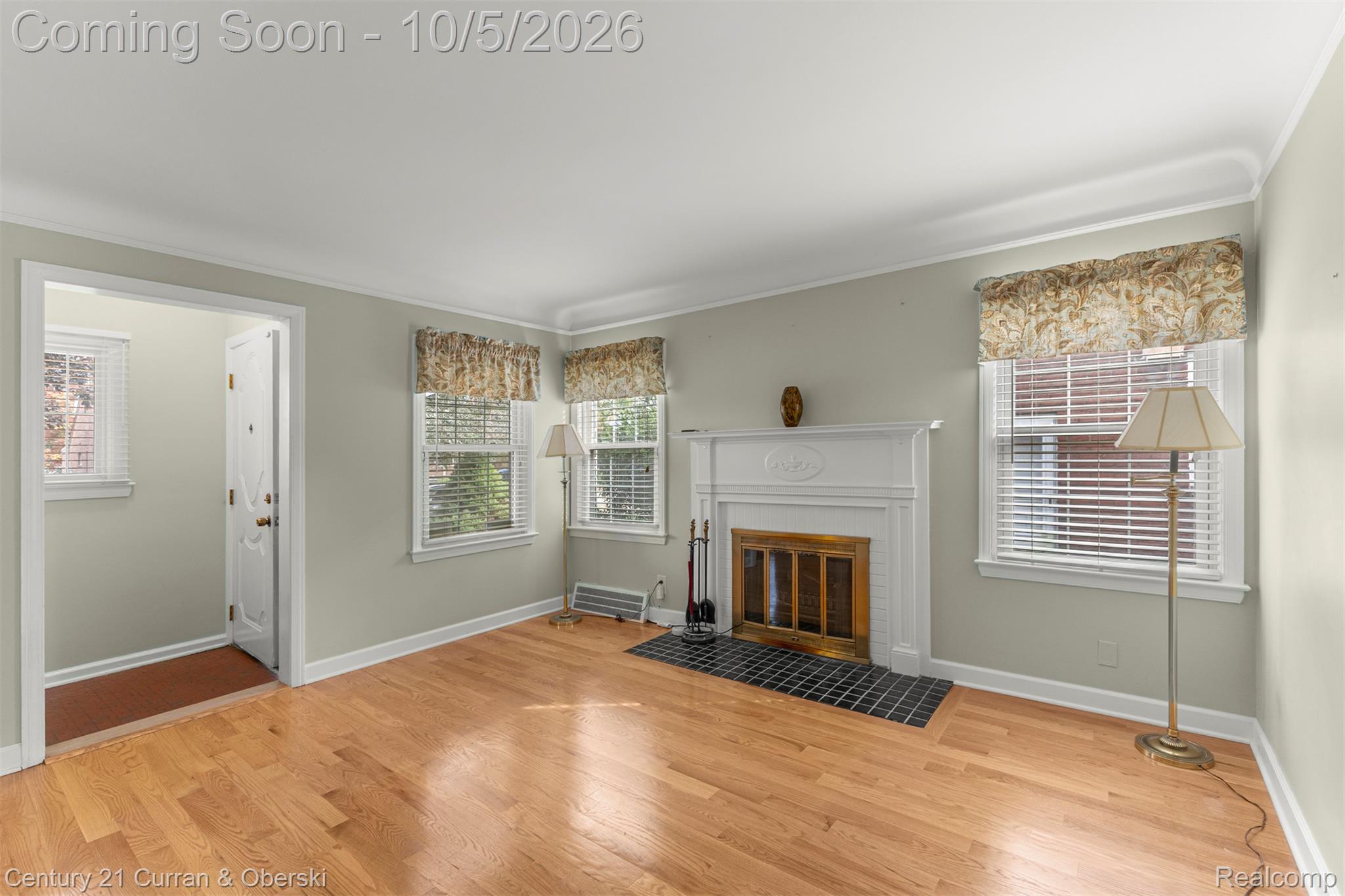 23145 Murray Street Property Photo 6