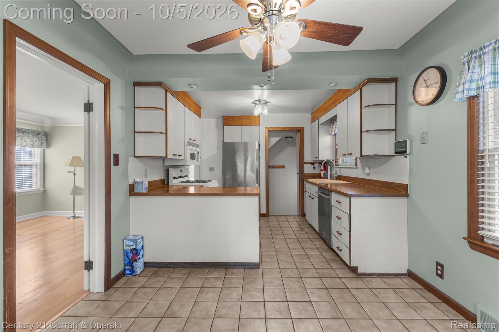 23145 Murray Street Property Photo 11