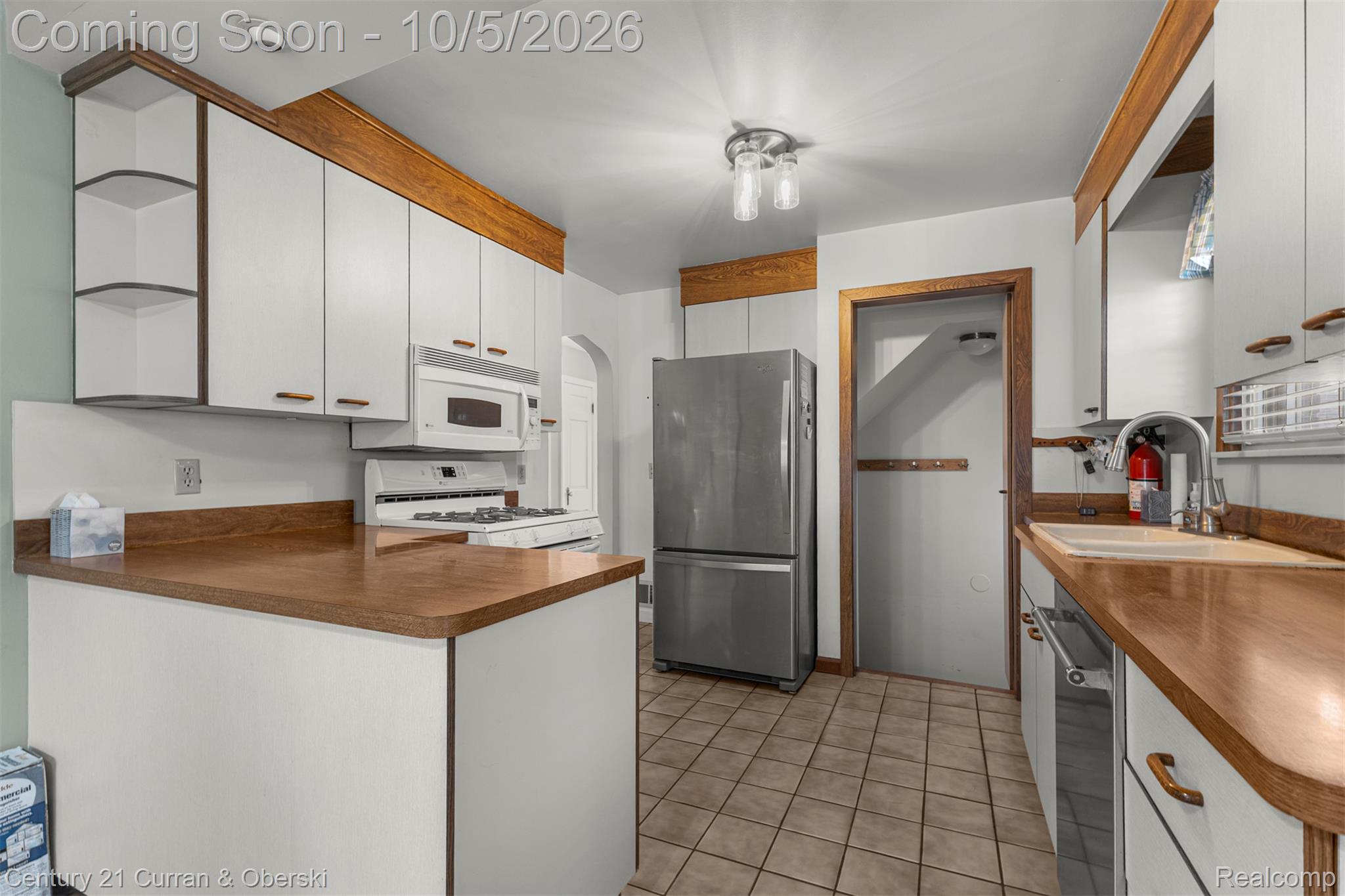 23145 Murray Street Property Photo 12