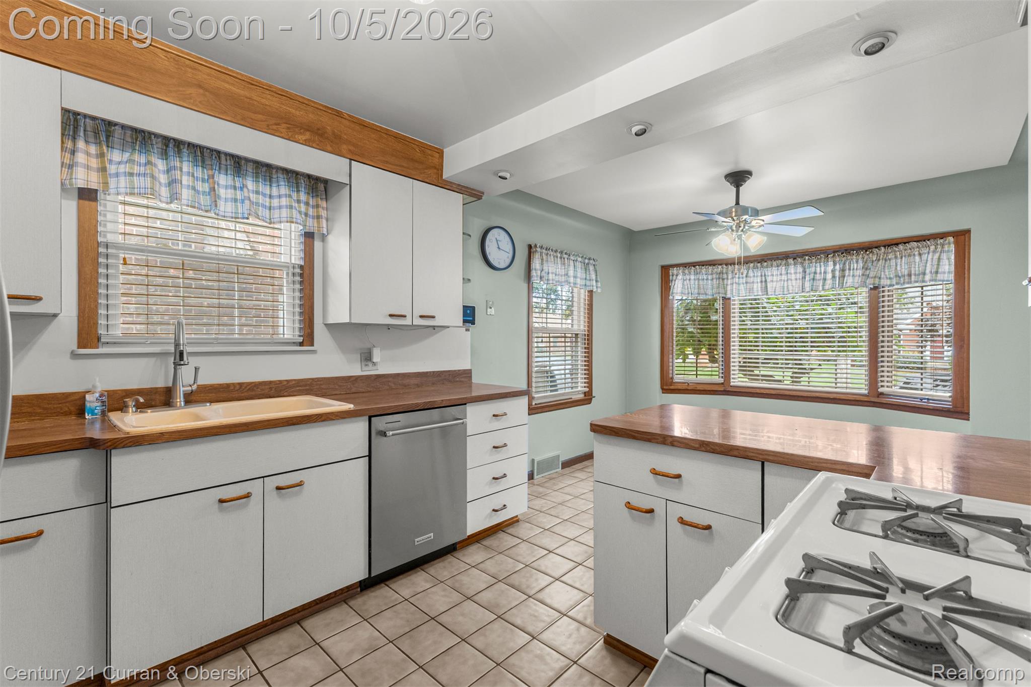 23145 Murray Street Property Photo 17