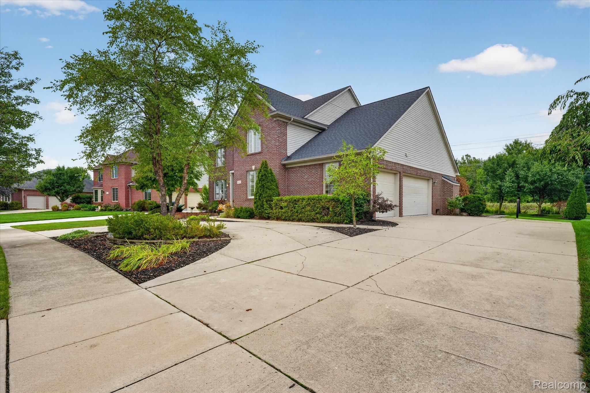 432 E Canford Park Property Photo 4