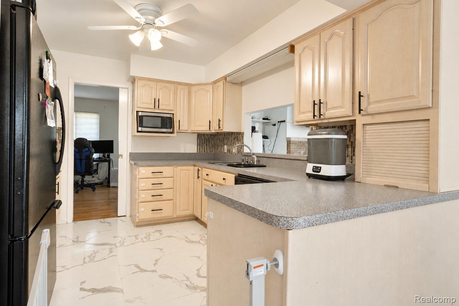 60 E Square Lake Road Property Photo 17