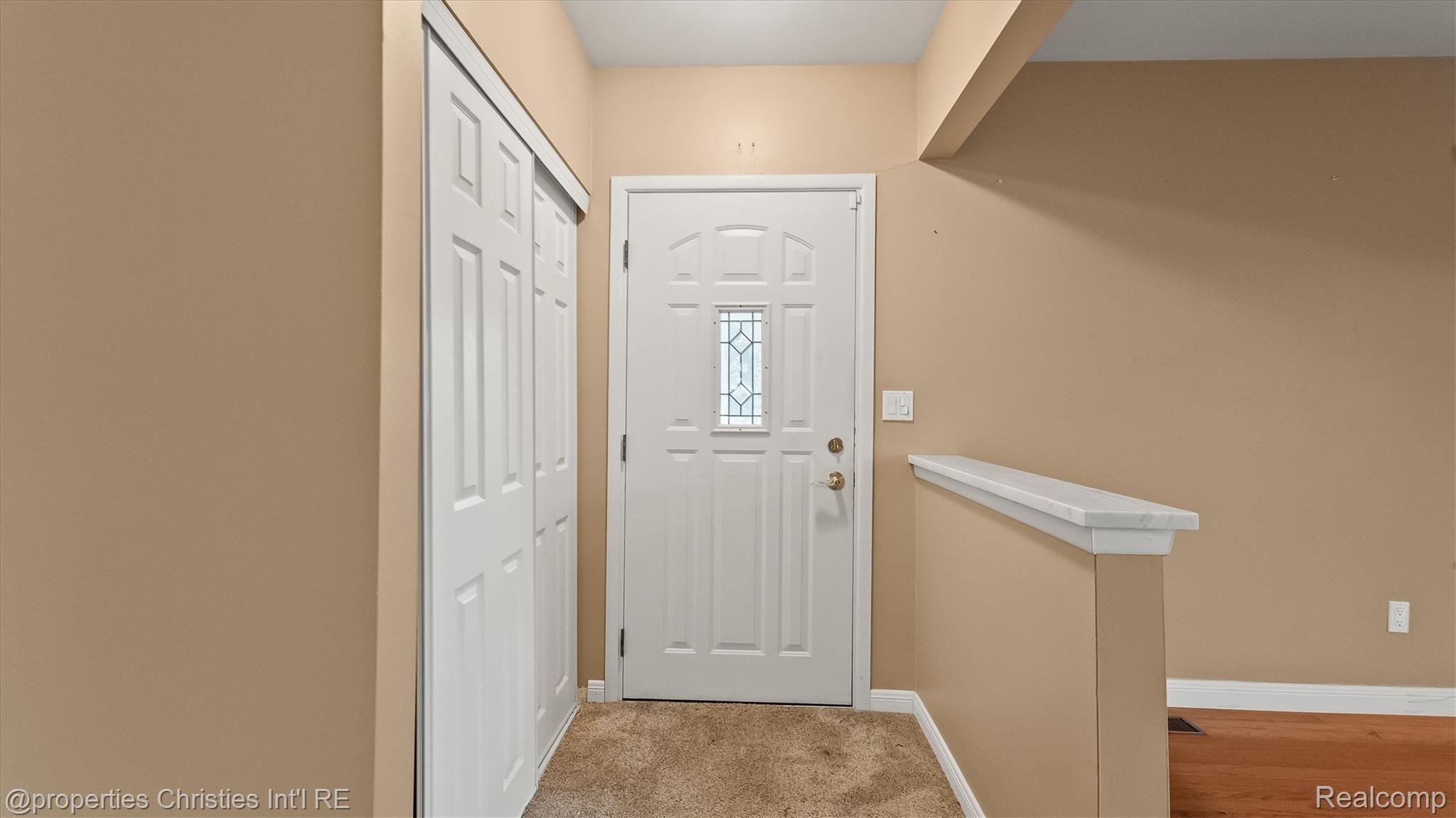 5009 Abington Drive Property Photo 4