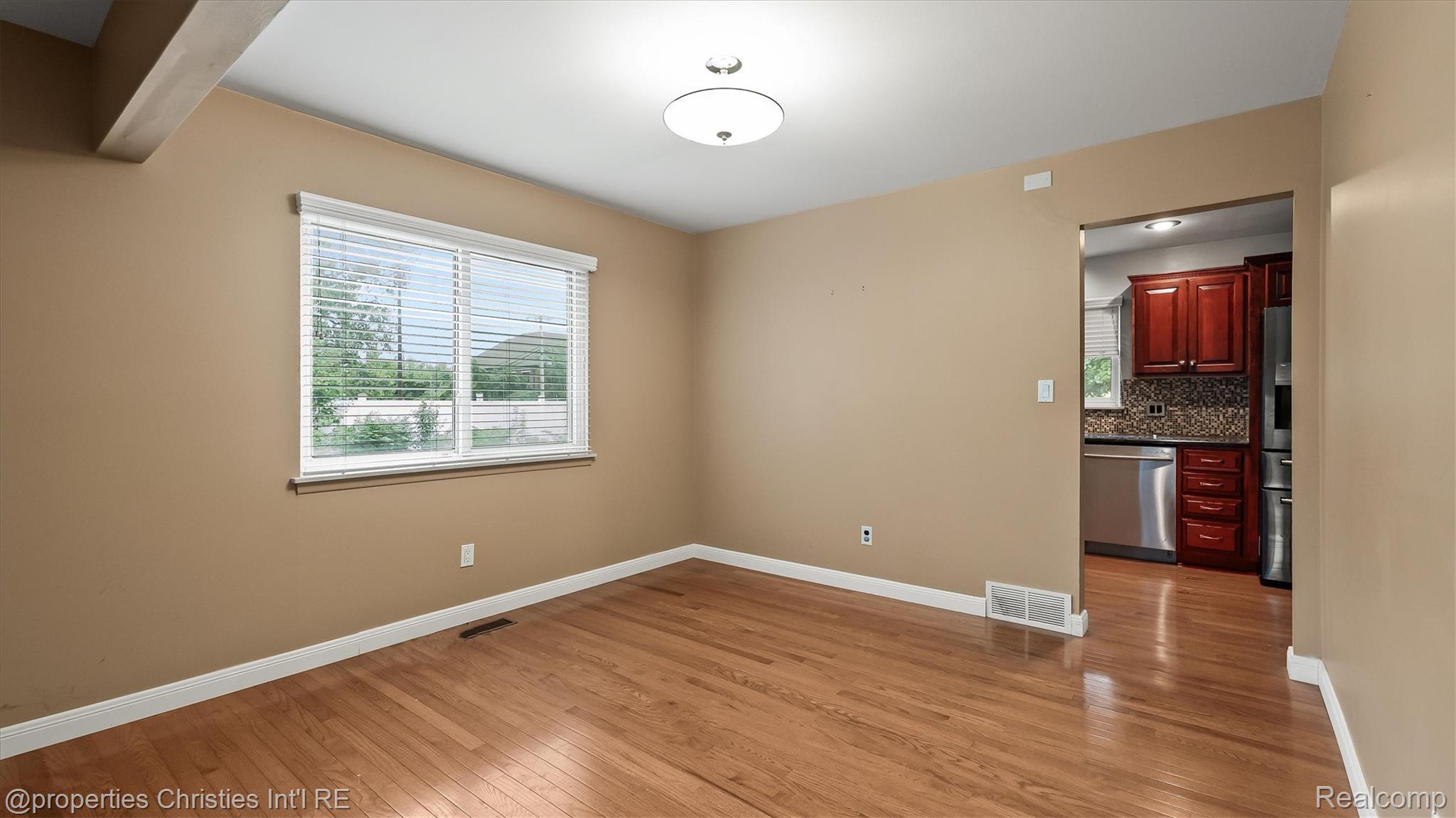 5009 Abington Drive Property Photo 7
