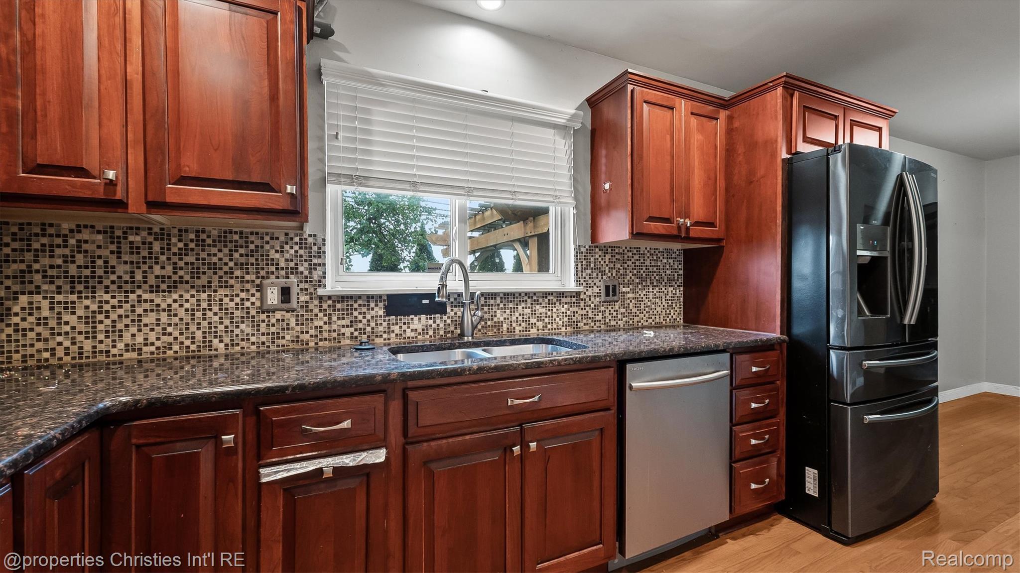 5009 Abington Drive Property Photo 10