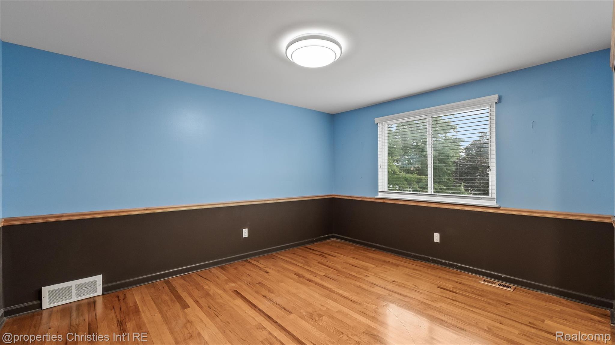 5009 Abington Drive Property Photo 14
