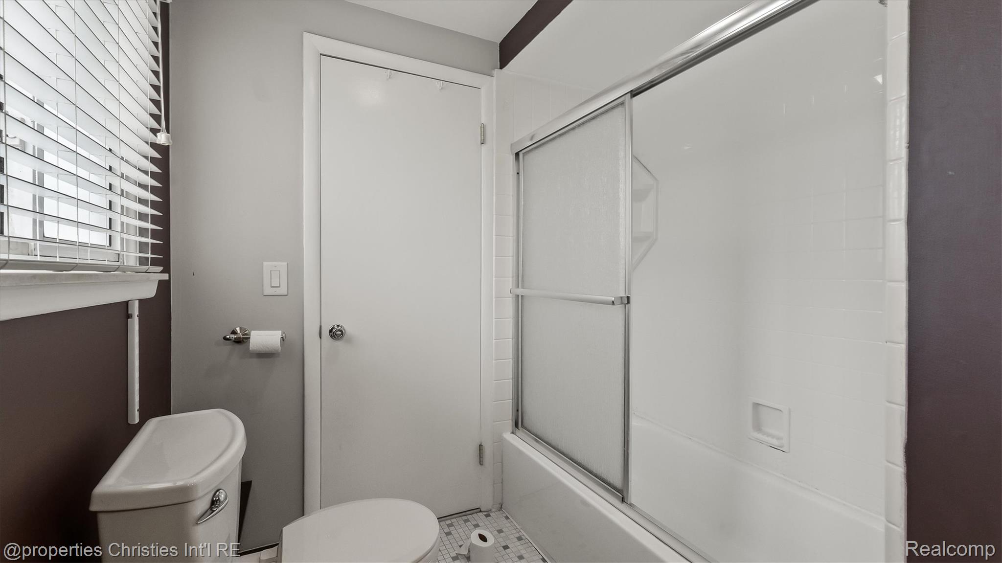 5009 Abington Drive Property Photo 17