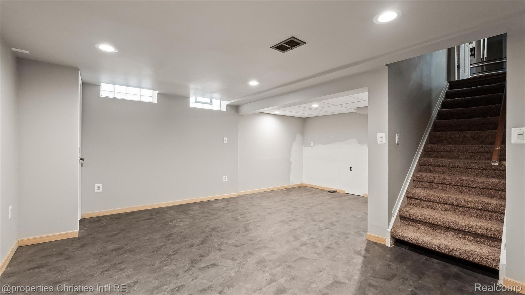 5009 Abington Drive Property Photo 22