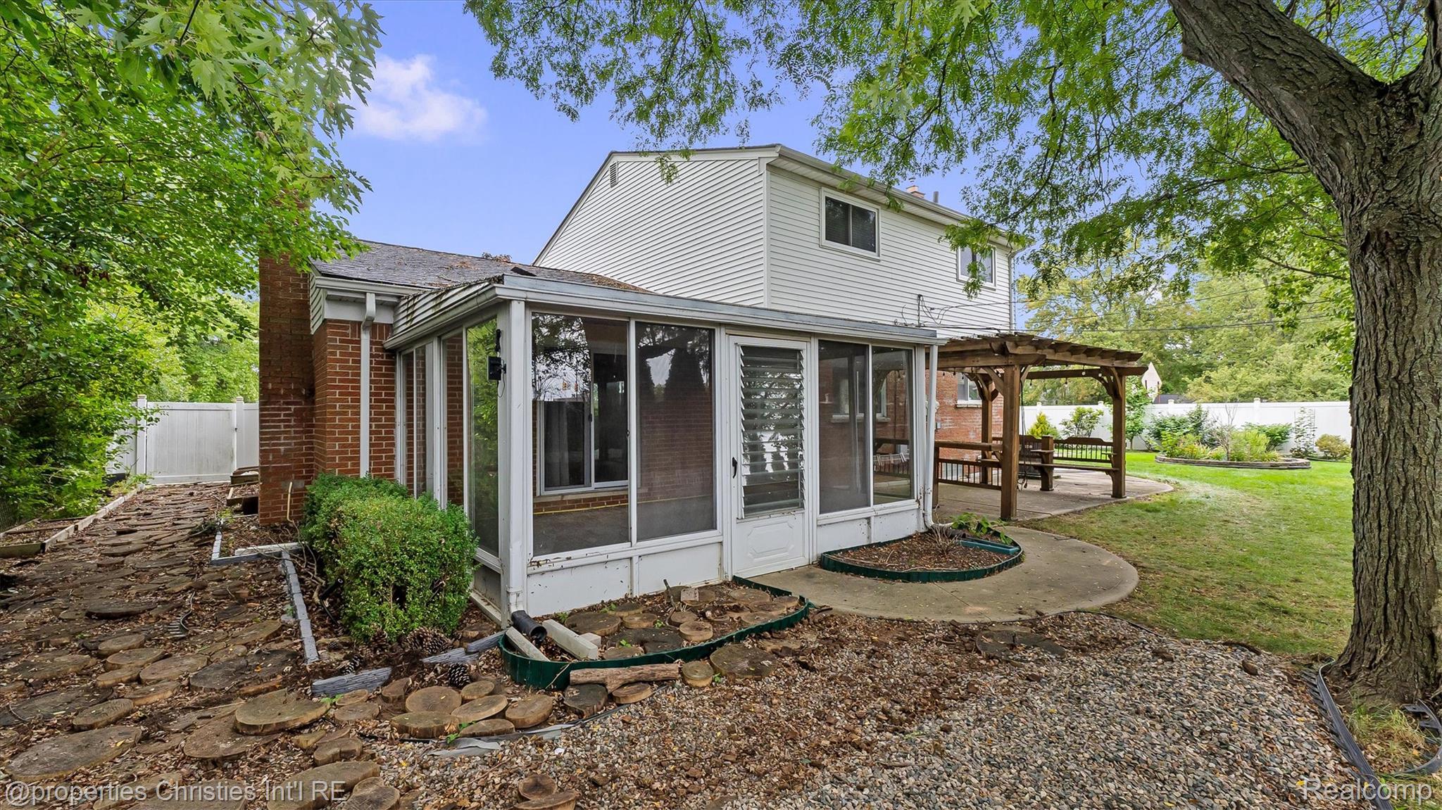 5009 Abington Drive Property Photo 27