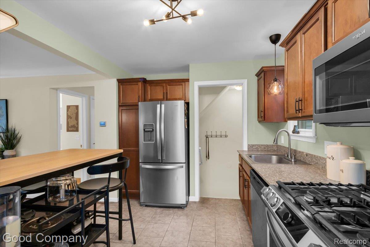695 E Webster Street Property Photo 10