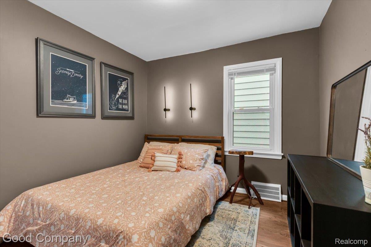 695 E Webster Street Property Photo 14
