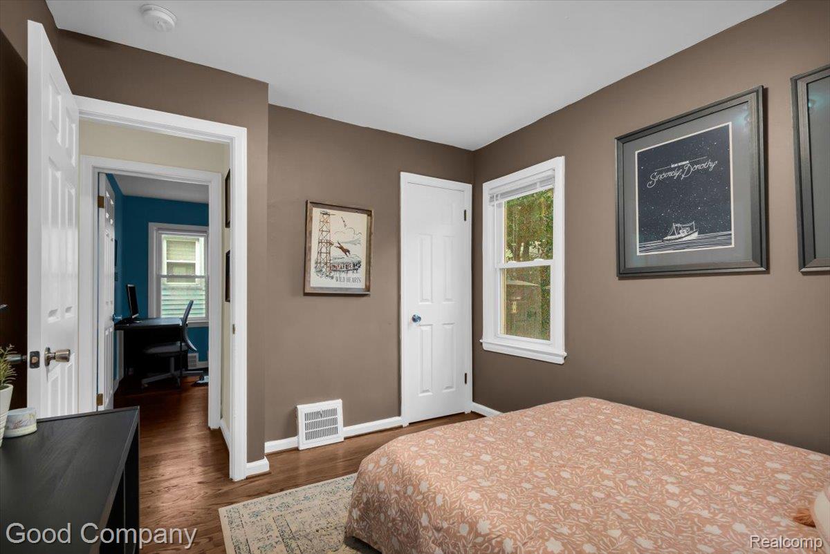 695 E Webster Street Property Photo 15