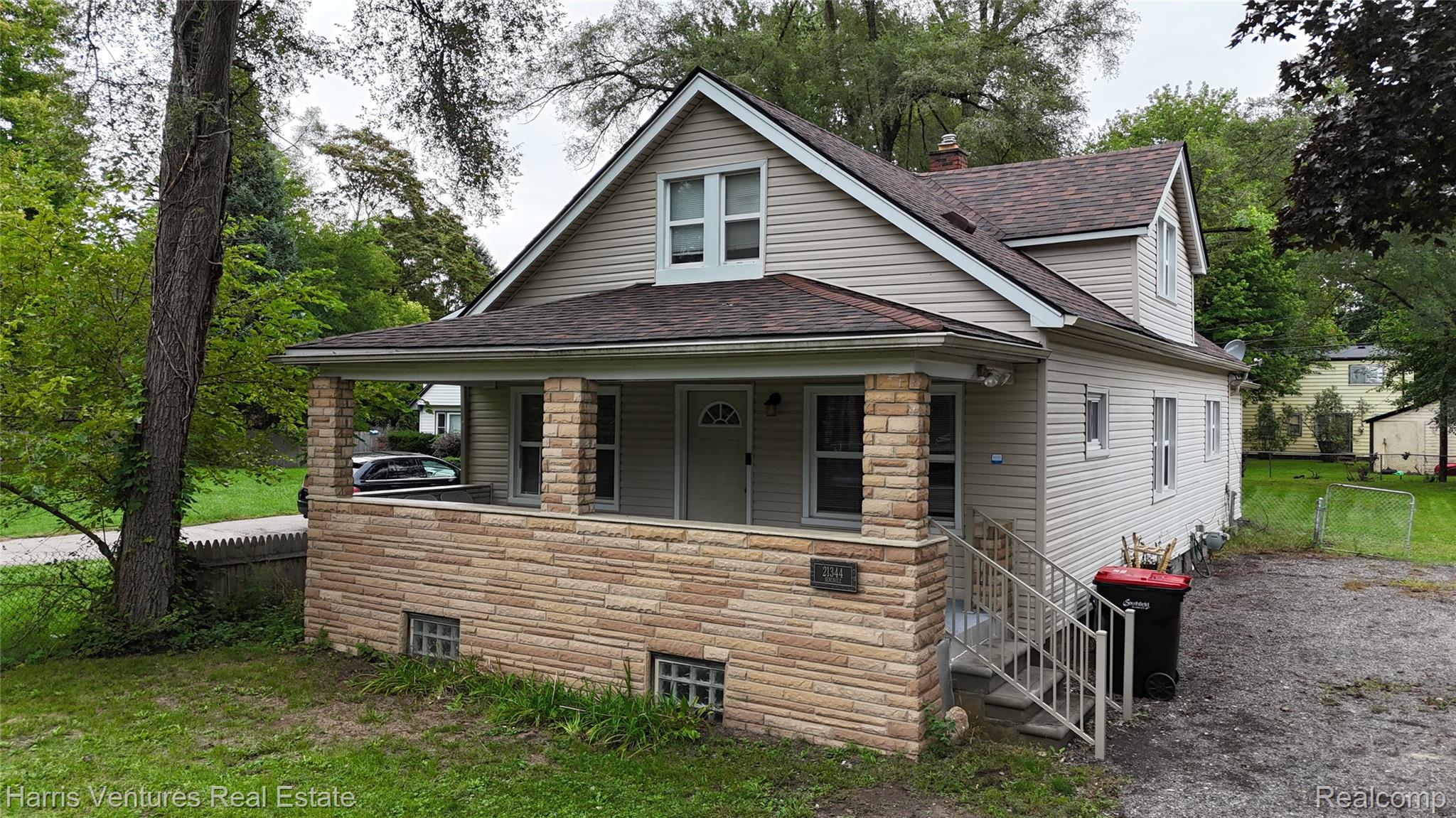 21344 Seminole Street Property Photo 2
