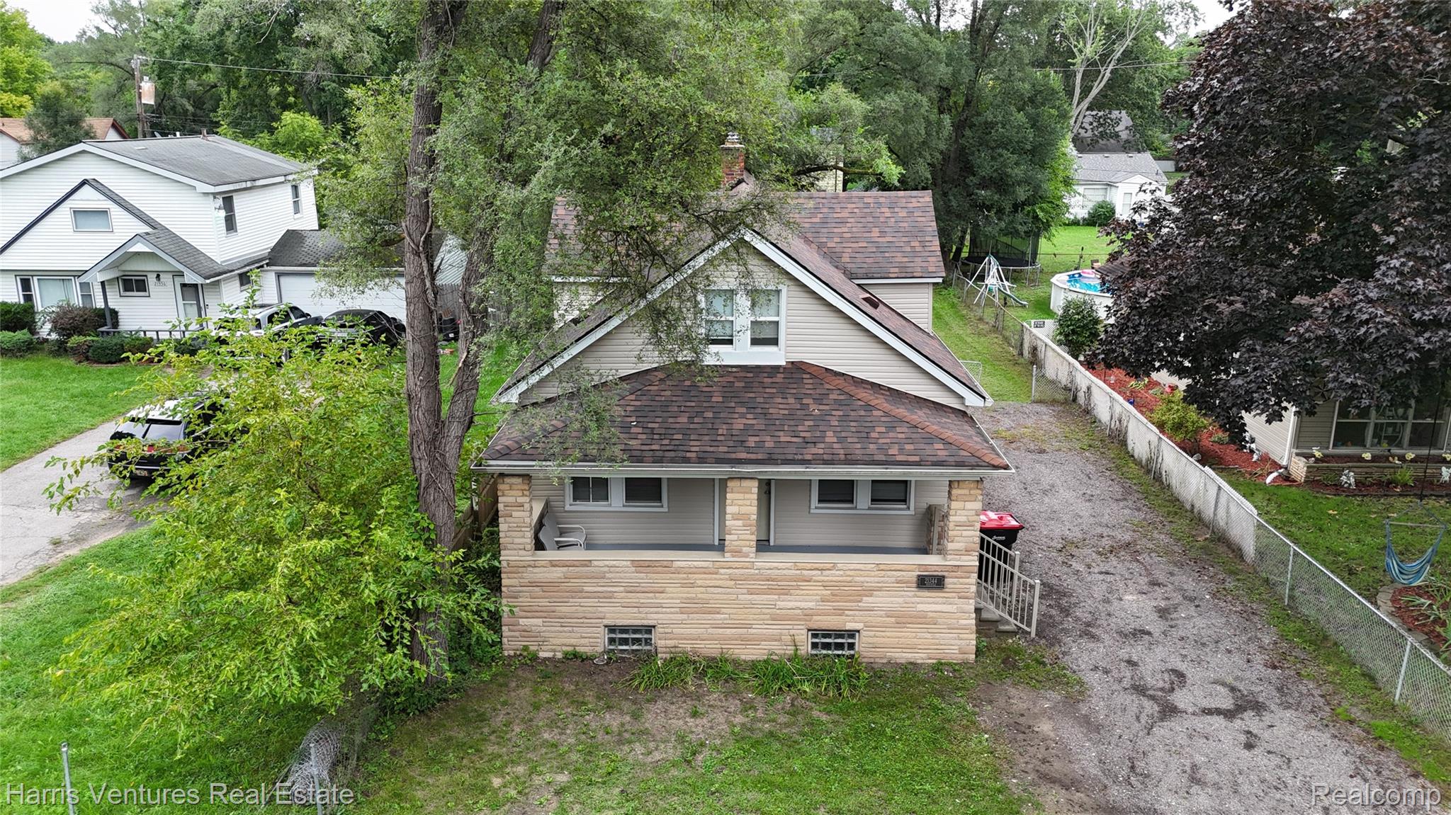 21344 Seminole Street Property Photo 3