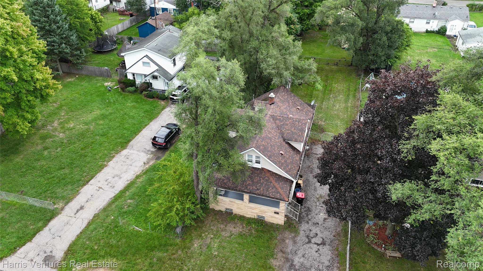 21344 Seminole Street Property Photo 4