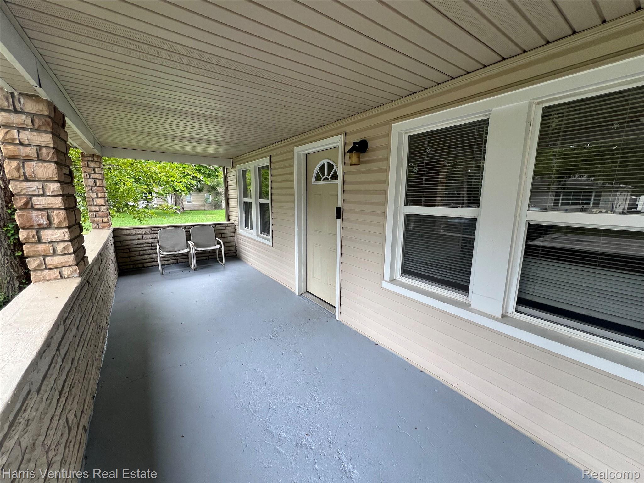 21344 Seminole Street Property Photo 6