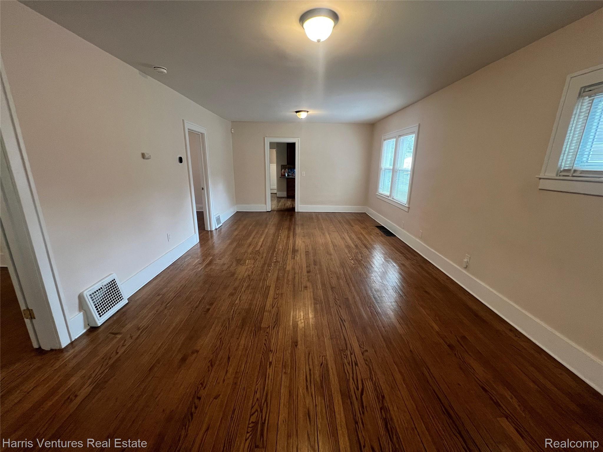 21344 Seminole Street Property Photo 7