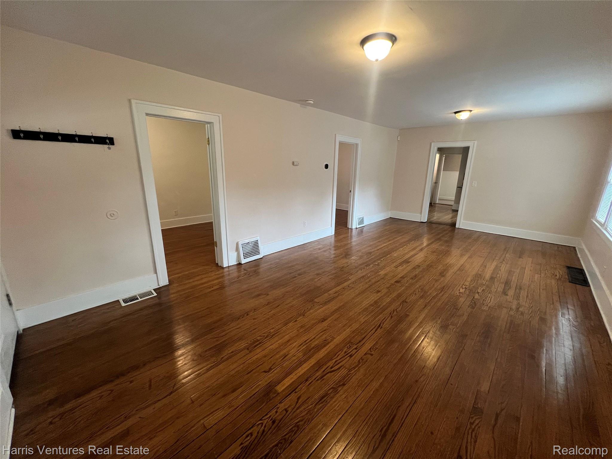 21344 Seminole Street Property Photo 8
