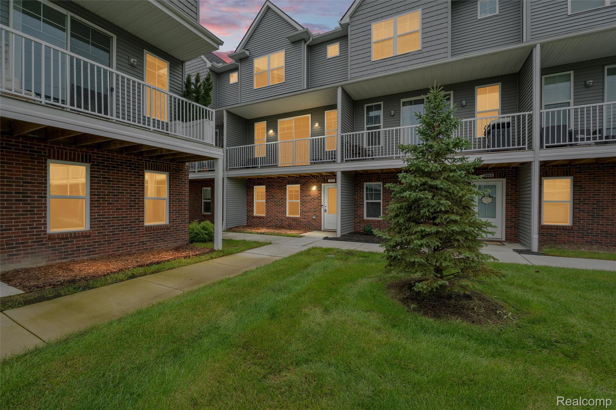 3971 Trailwaycommons Circle Property Photo 13