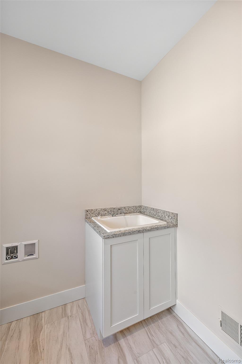 28 Cygnet Circle Property Photo 32