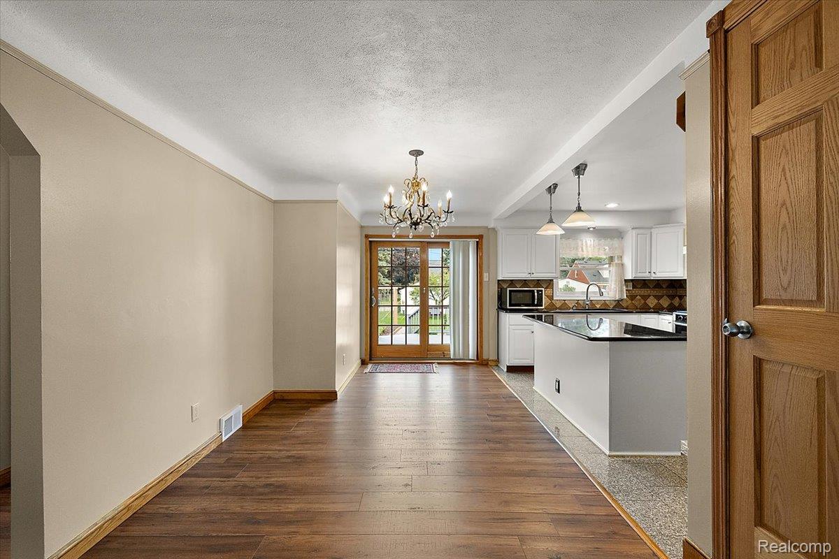 2226 Drexel Street Property Photo 8